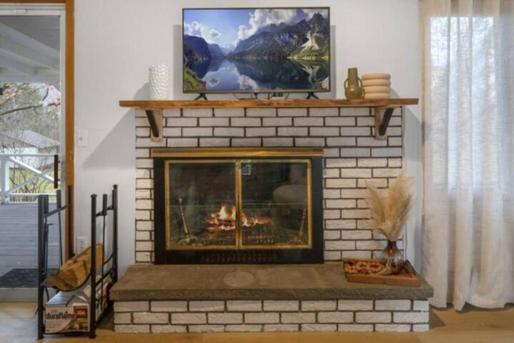 Cayuga Bungalow On Lake—Sleeps 13—Outdoor Firepit Lansing Экстерьер фото
